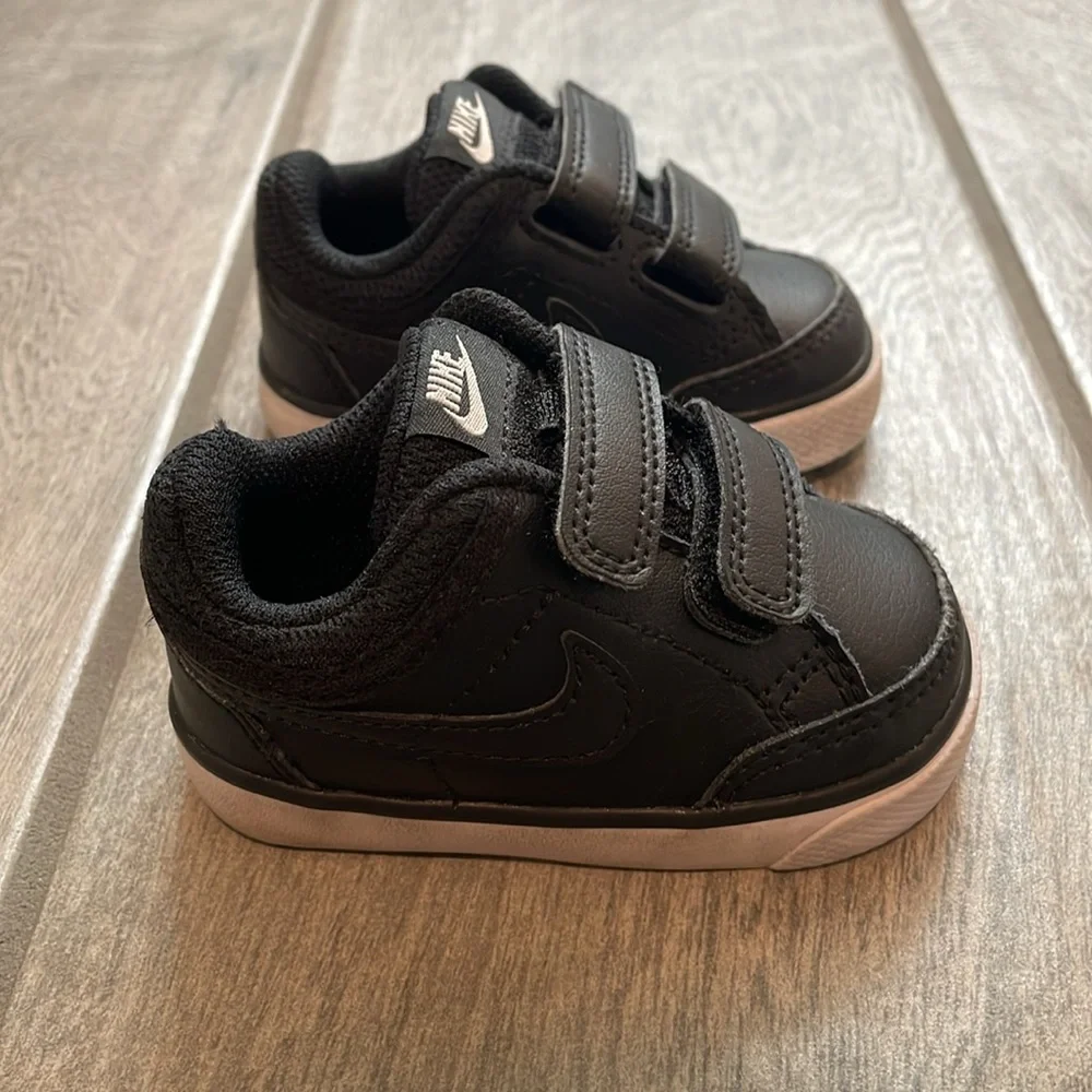 Nike Black Toddler Velcro Sneakers with White Soles